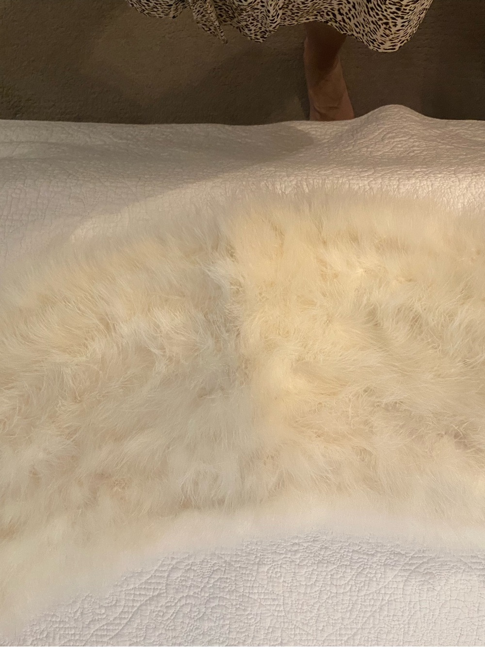 Vintage real feather stole wrap in ivory with satin lining - Picture 3 of 4